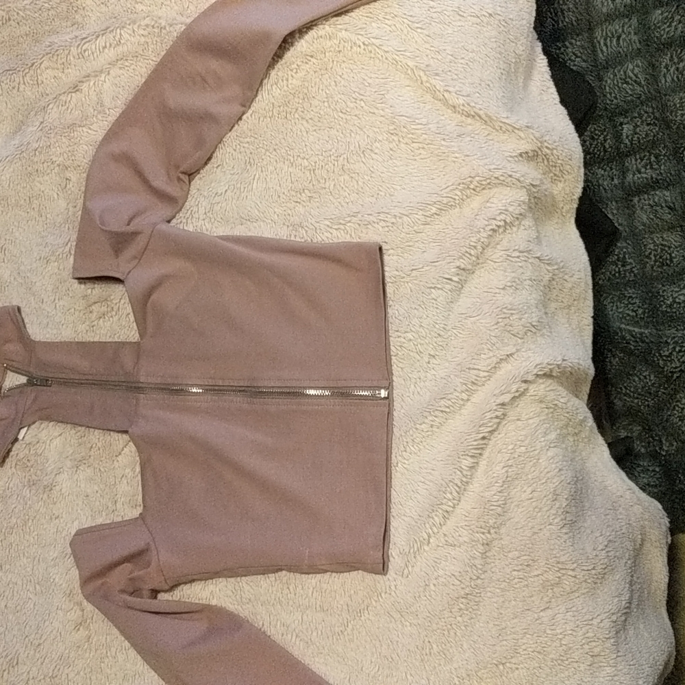 Crop top - Picture 1 of 3